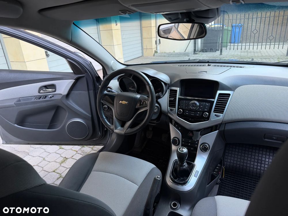 Chevrolet Cruze 1.6 LS - 7