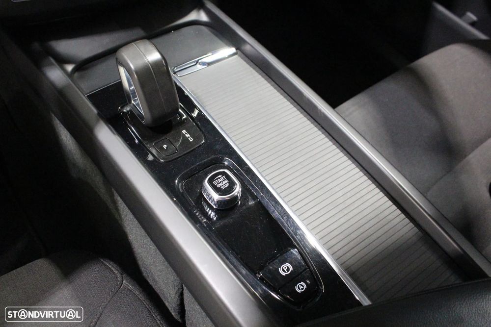 Volvo XC 60 2.0 B4 Momentum - 27