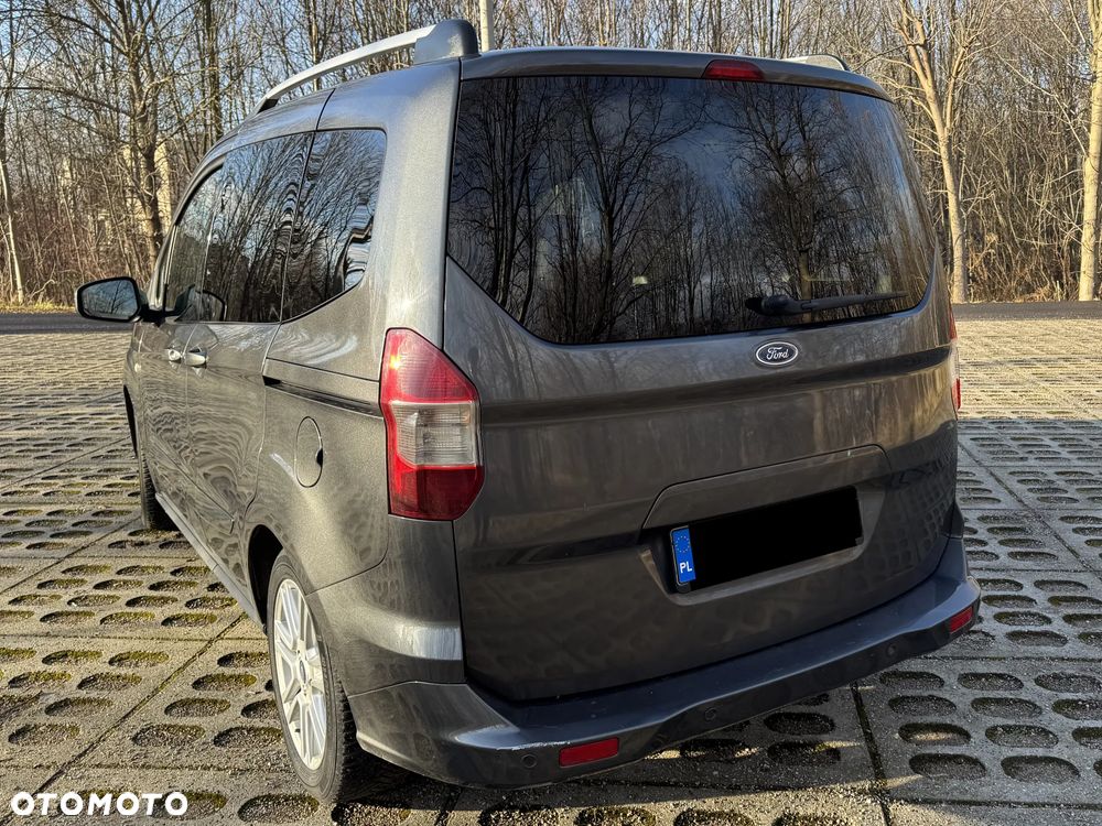 Ford Tourneo Courier 1.5 TDCi Ambiente - 4