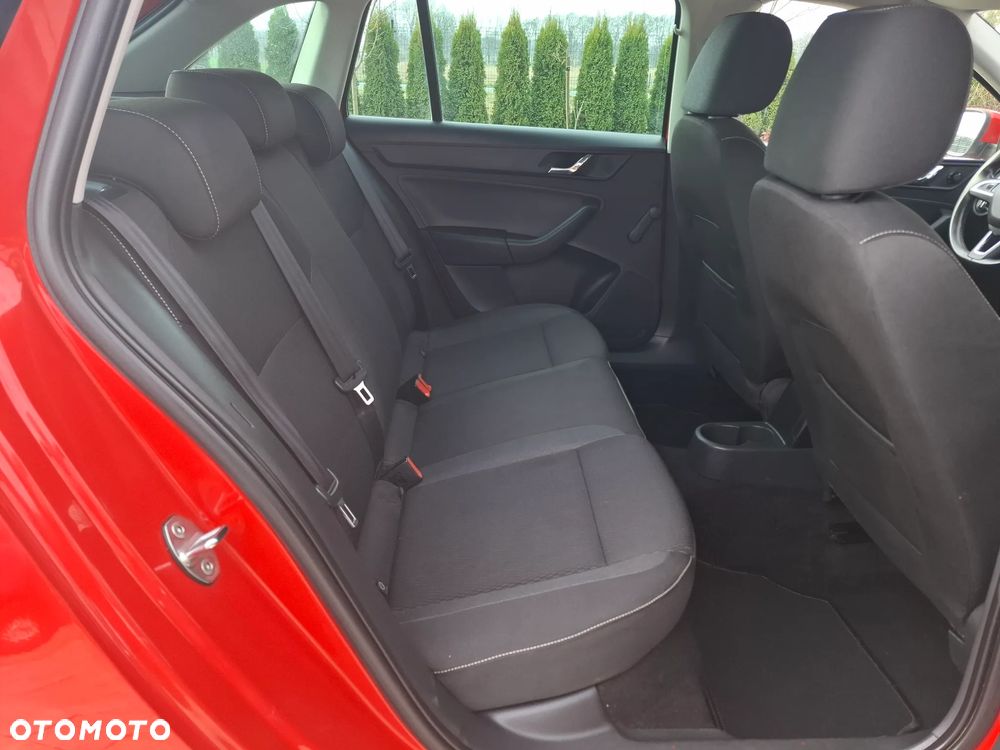 Skoda RAPID 1.2 TSI Edition - 38