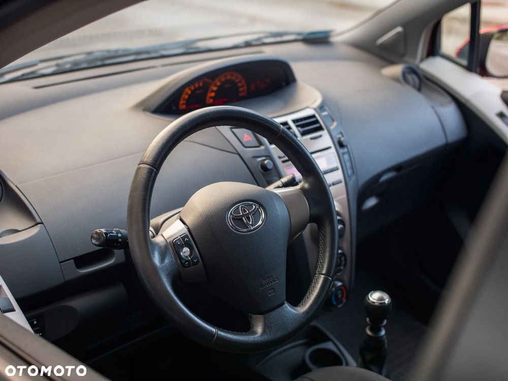 Toyota Yaris - 14