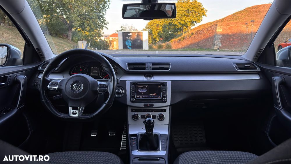 Volkswagen Passat - 5