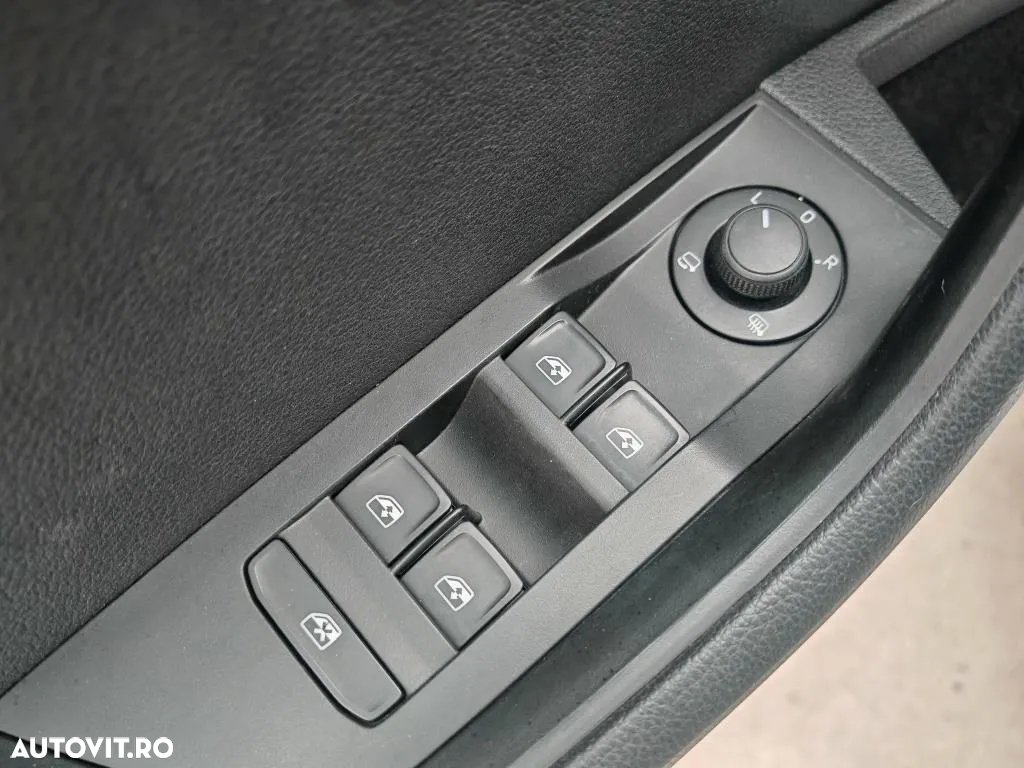 Skoda Superb 2.0 TDI DSG Ambition - 23