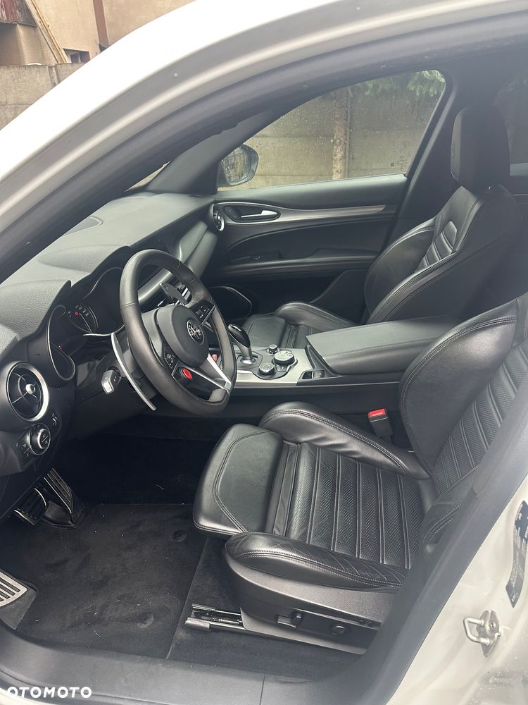 Alfa Romeo Stelvio 2.2 16V AT8 Q4 Veloce - 8