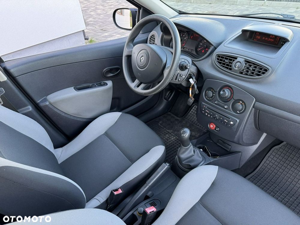 Renault Clio - 29