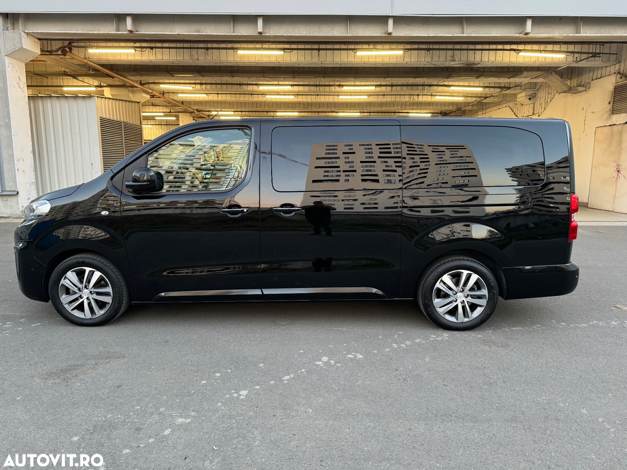 Peugeot Traveller L2 2.0 BlueHDi 180 S&S EAT8 Business VIP - 12