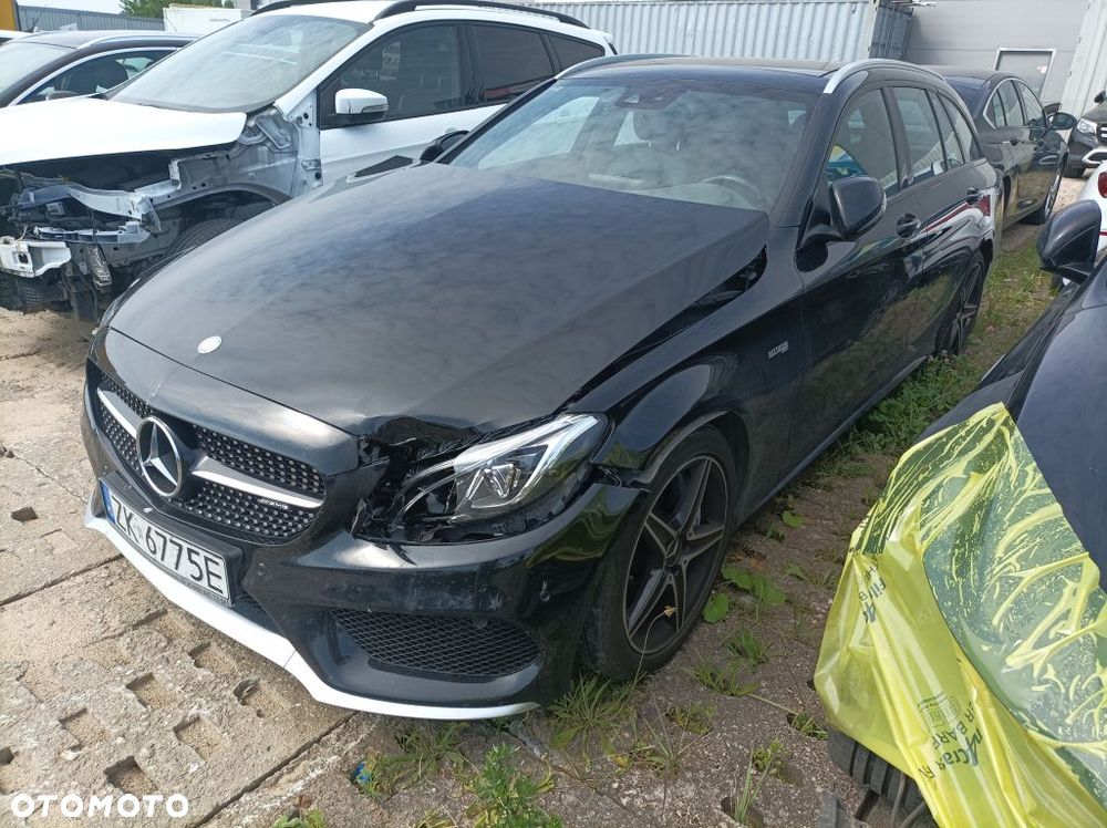 Mercedes-Benz Klasa C AMG 43 4-Matic - 15