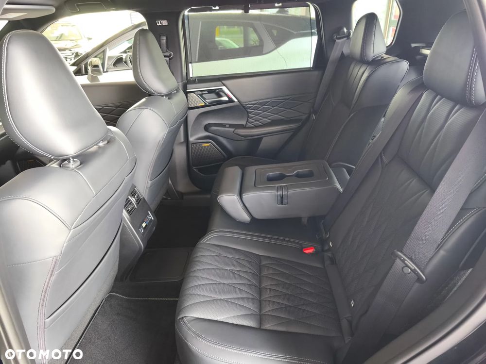 Mitsubishi Outlander Black Edition - 25