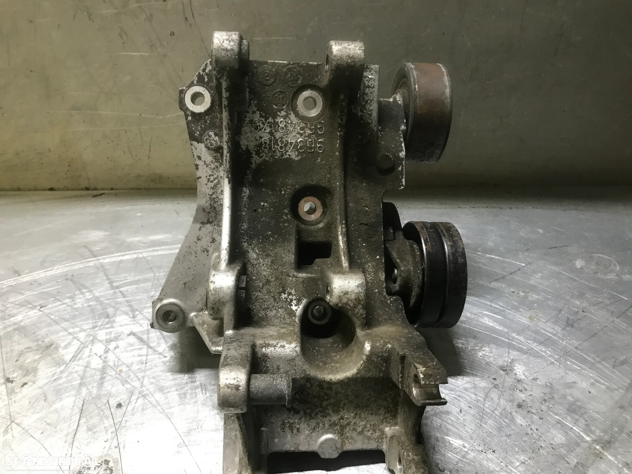 SUPORTE / APOIO DO ALTERNADOR PEUGEOT / CITROEN 2.0HDI 96348183 96348179 - 2