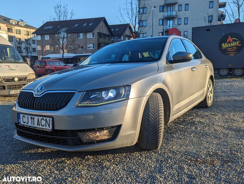Skoda Octavia 1.6 TDI DSG Style - 1