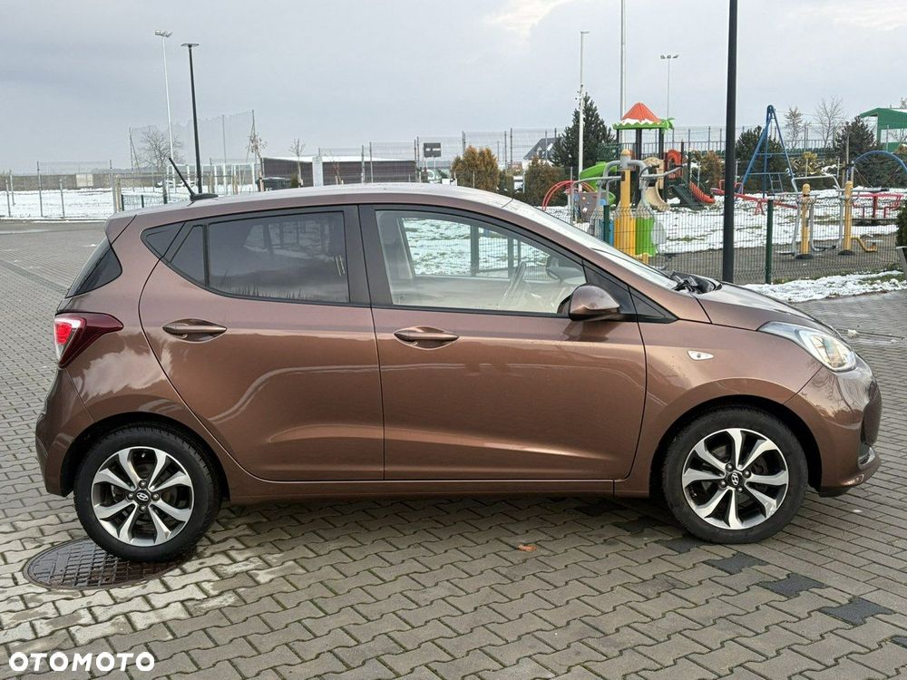 Hyundai i10 1.0 Fifa World Cup Edition - 7