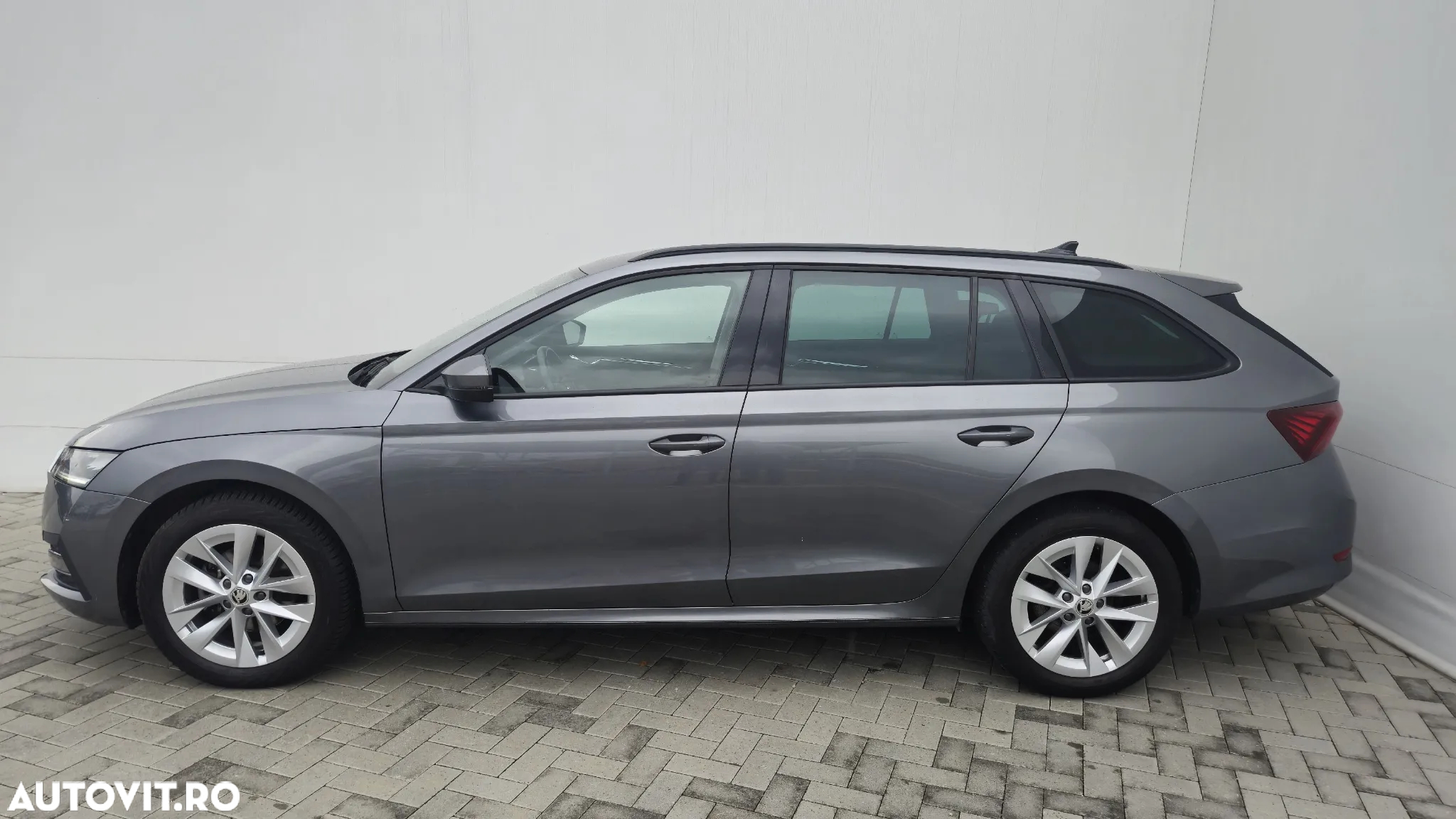 Skoda Octavia Combi 2.0 TDI DSG Style - 2