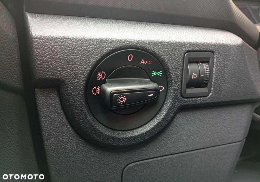 Volkswagen T-Cross - 34