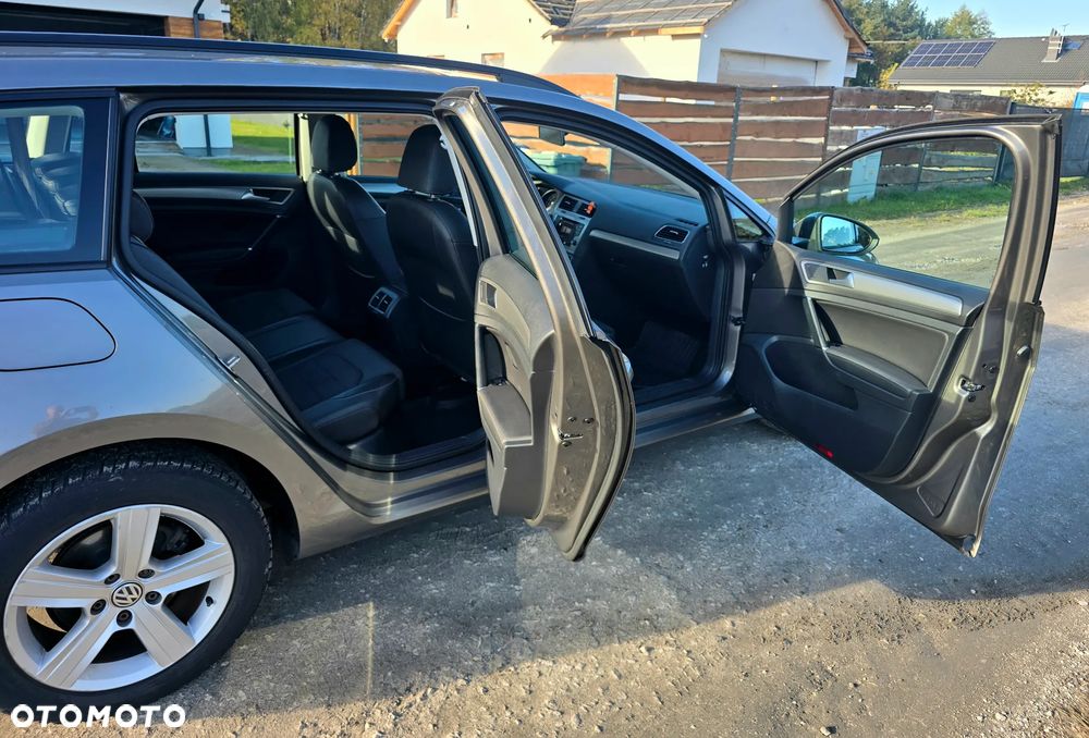 Volkswagen Golf - 32