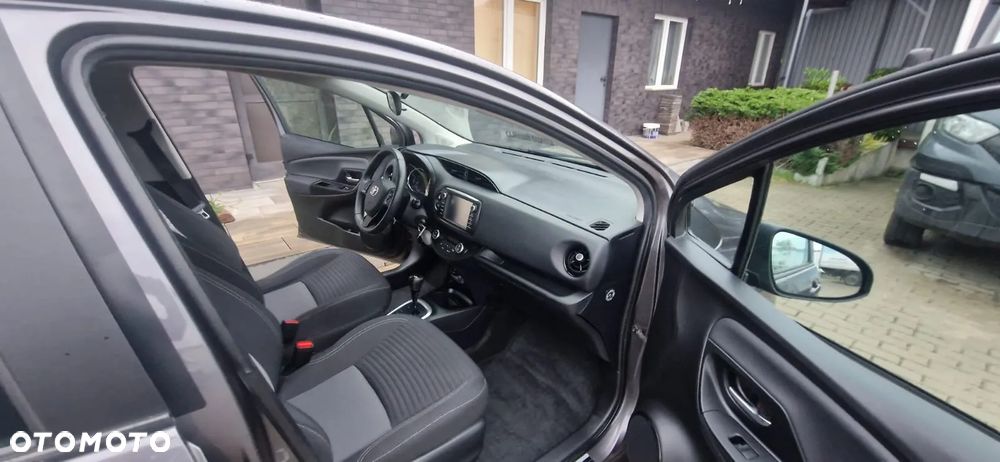 Toyota Yaris 1.5 VVT-i Team Deutschland - 17