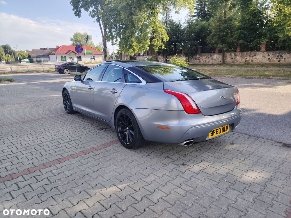 Jaguar XJ - 4