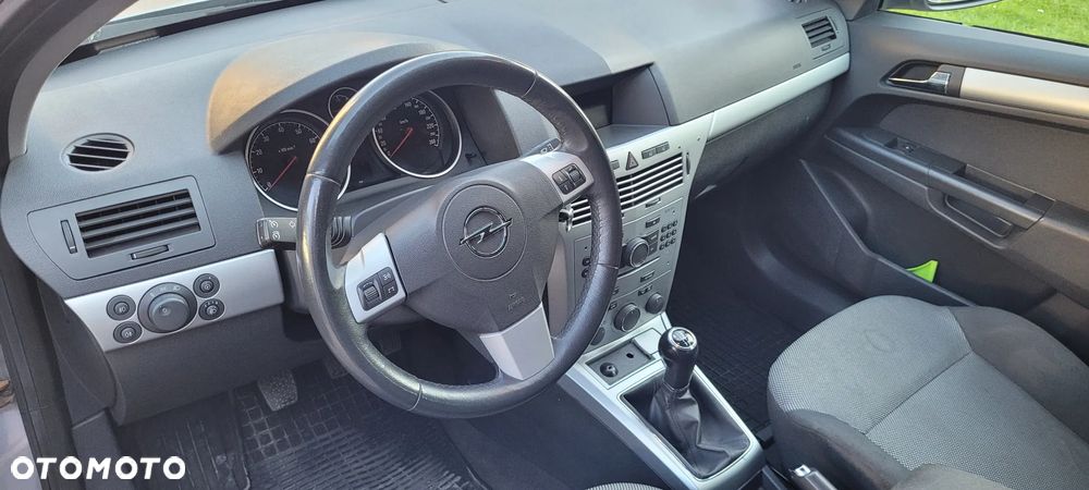 Opel Astra - 16