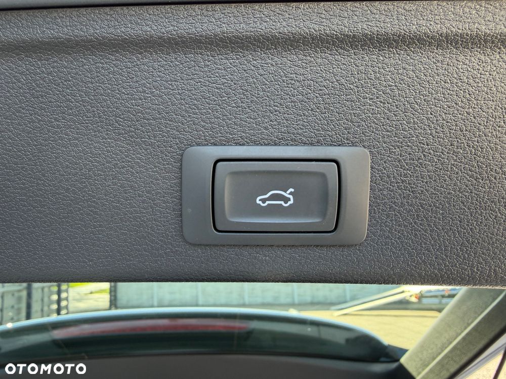 Audi A4 Avant 2.0 TFSI ultra Design S tronic - 11