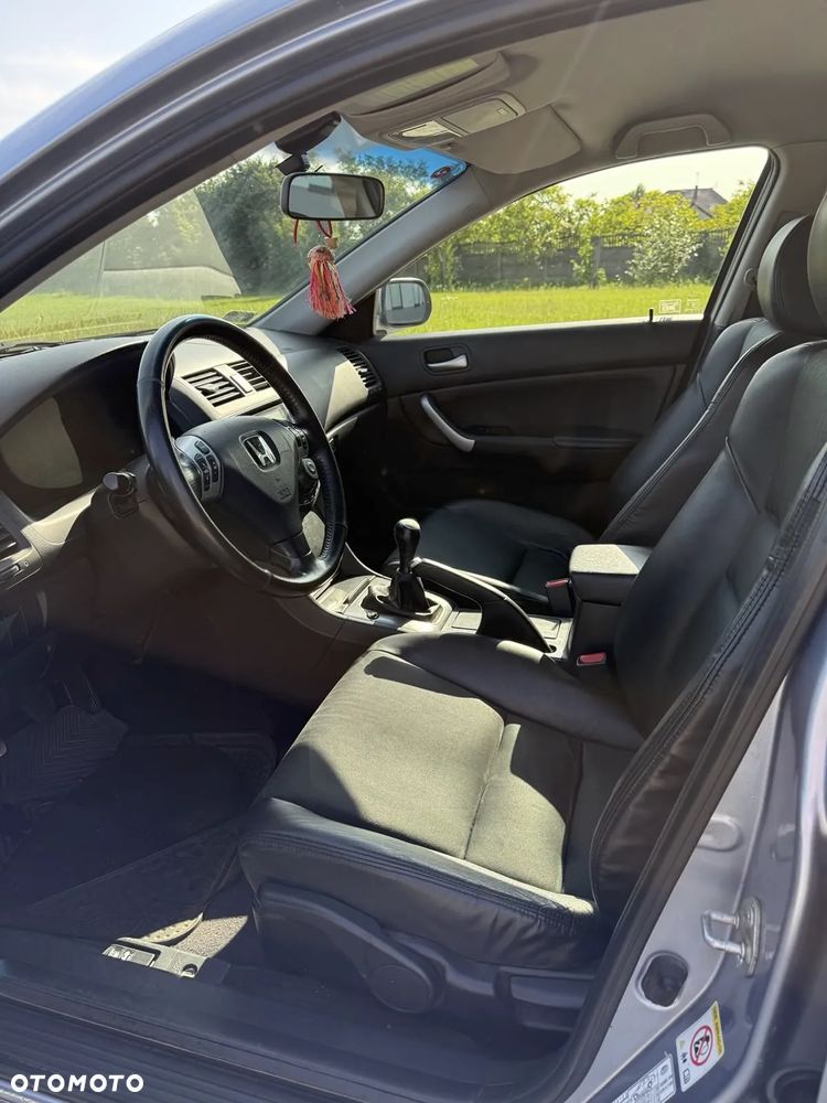 Honda Accord 2.0 Sport - 14