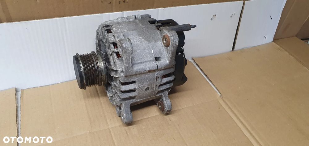 Alternator prądnica VW Passat B7 1.6 TDI 03L903023B - 4