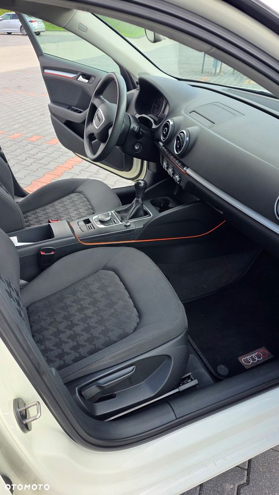 Audi A3 Sportback 1.6 TDI - 8