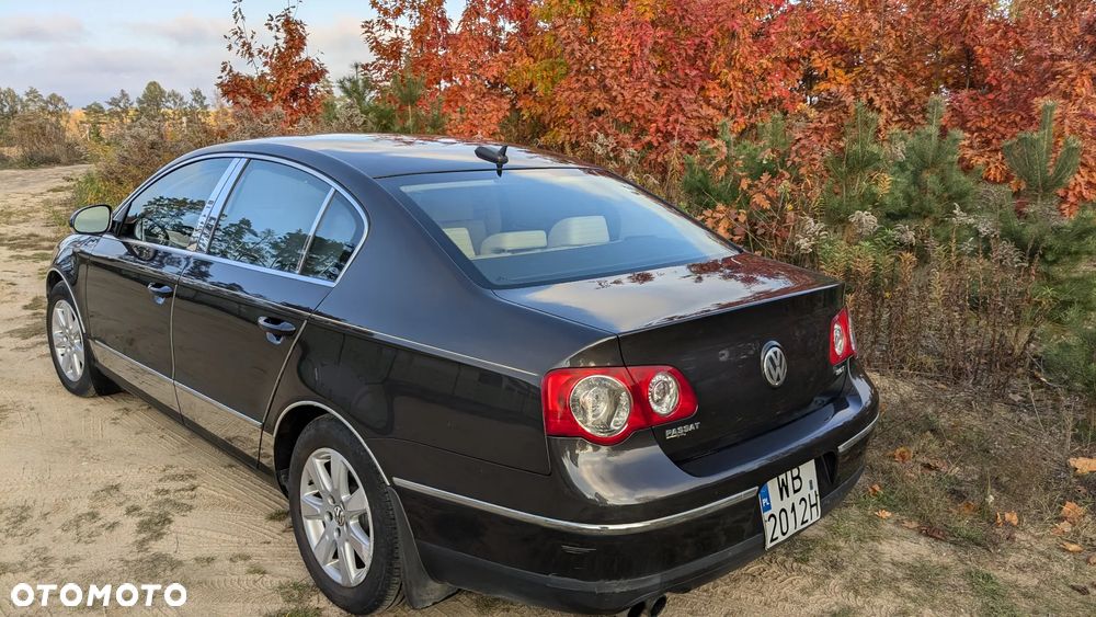 Volkswagen Passat 2.0 Turbo FSI Automatik Highline - 2