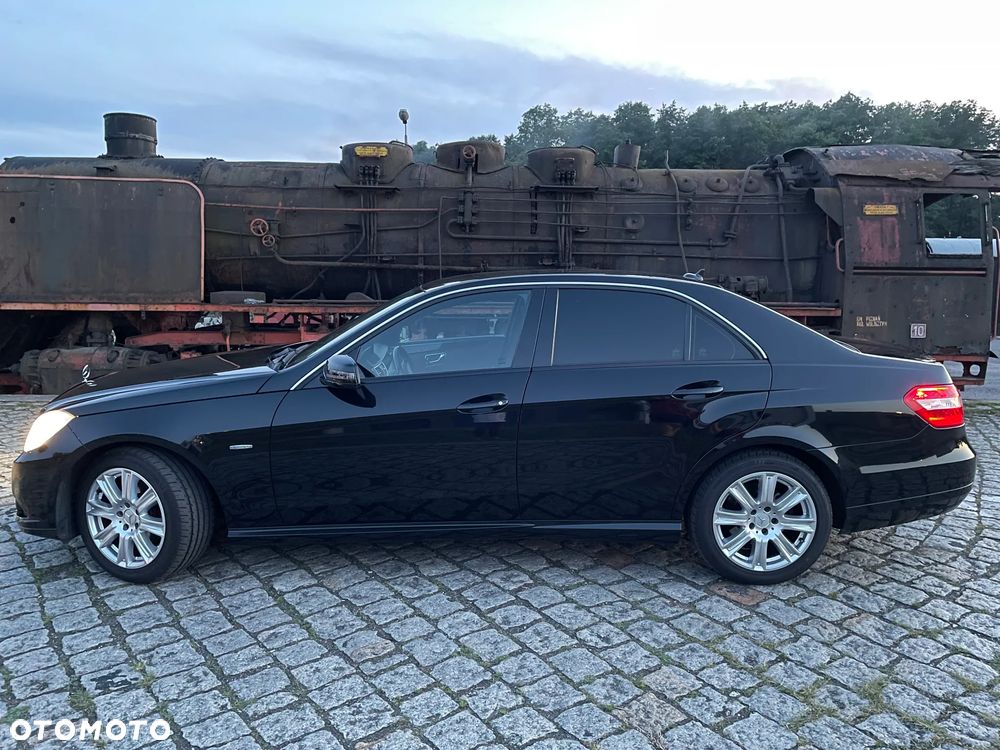 Mercedes-Benz Klasa E 220 CDI DPF BlueEFFICIENCY Automatik Elegance - 21