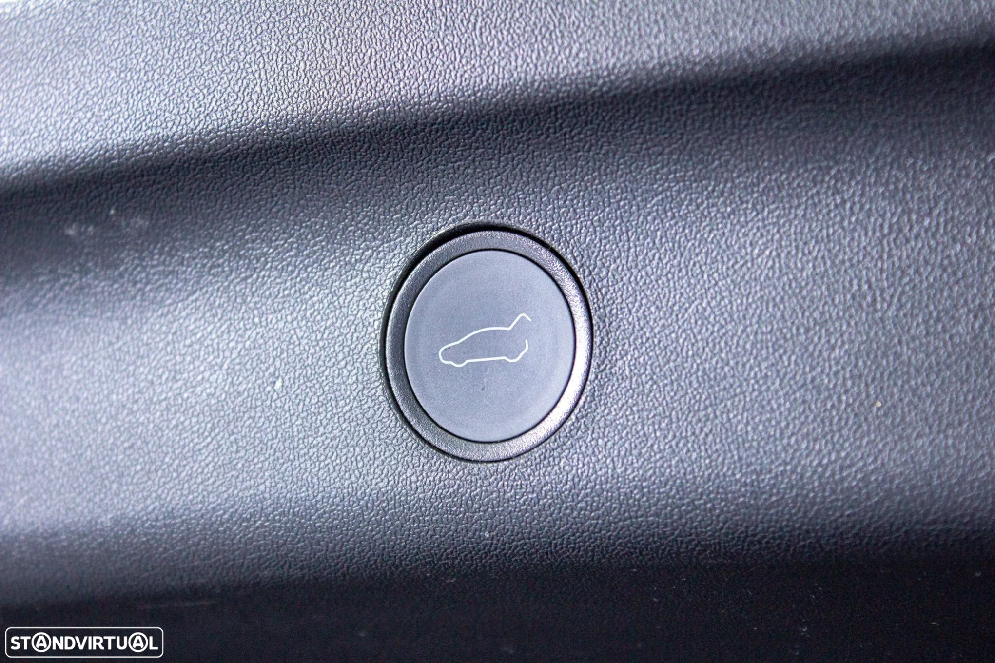 Tesla Model Y Long Range Dual Motor AWD - 17