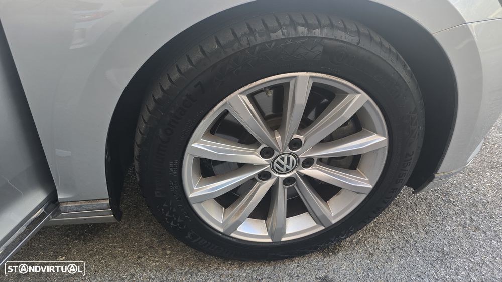 VW Passat Variant 2.0 TDI Highline DSG 4Motion - 33