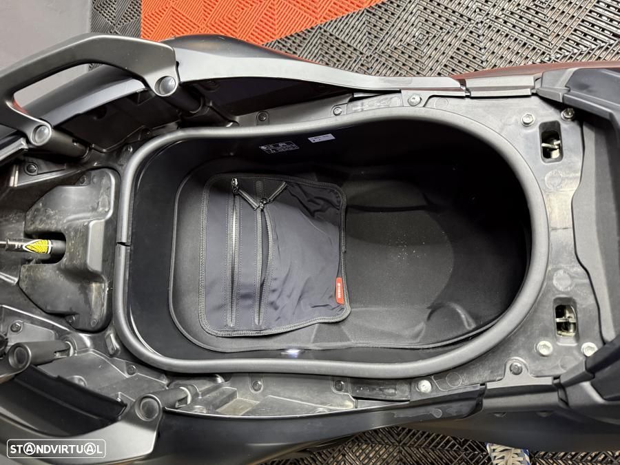 Yamaha TMAX TECH MAX - 27