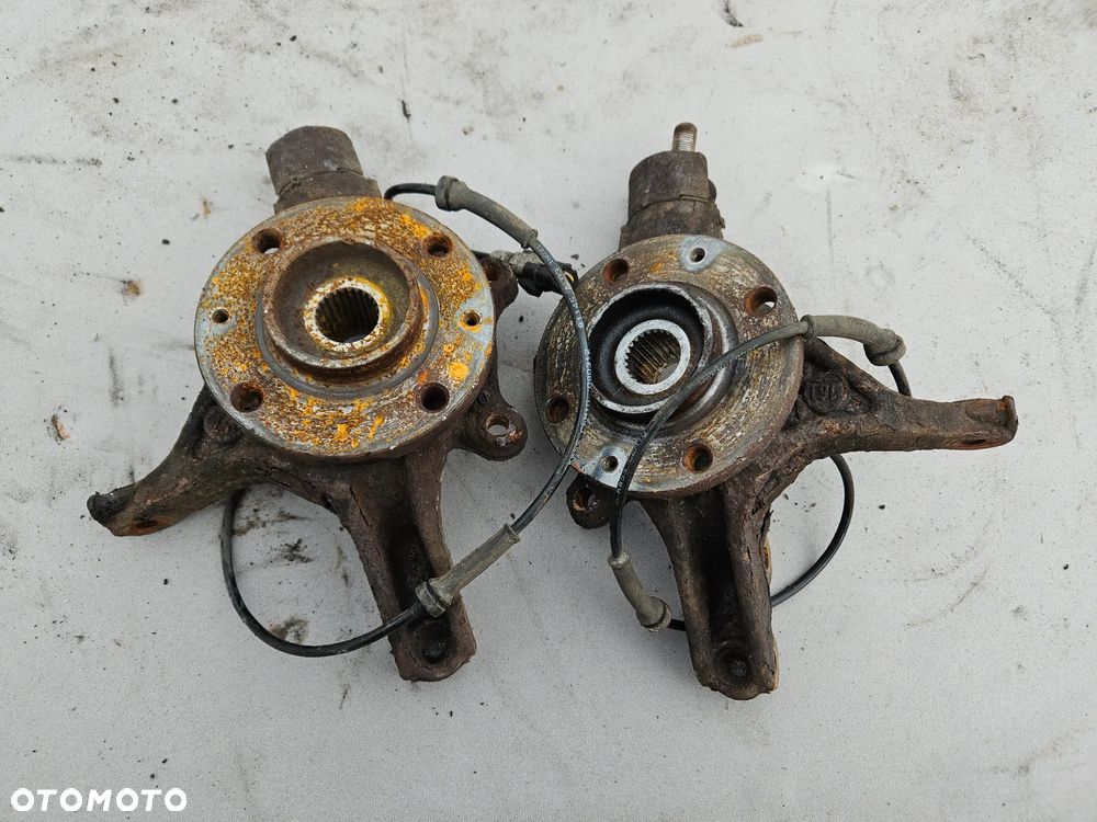 Zwrotnica piasta lewa prawa przednia ABS Peugeot 308 T7 1,6 VTI THP 2009r - 1