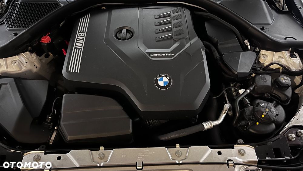 BMW Seria 3 330i xDrive M Sport - 4