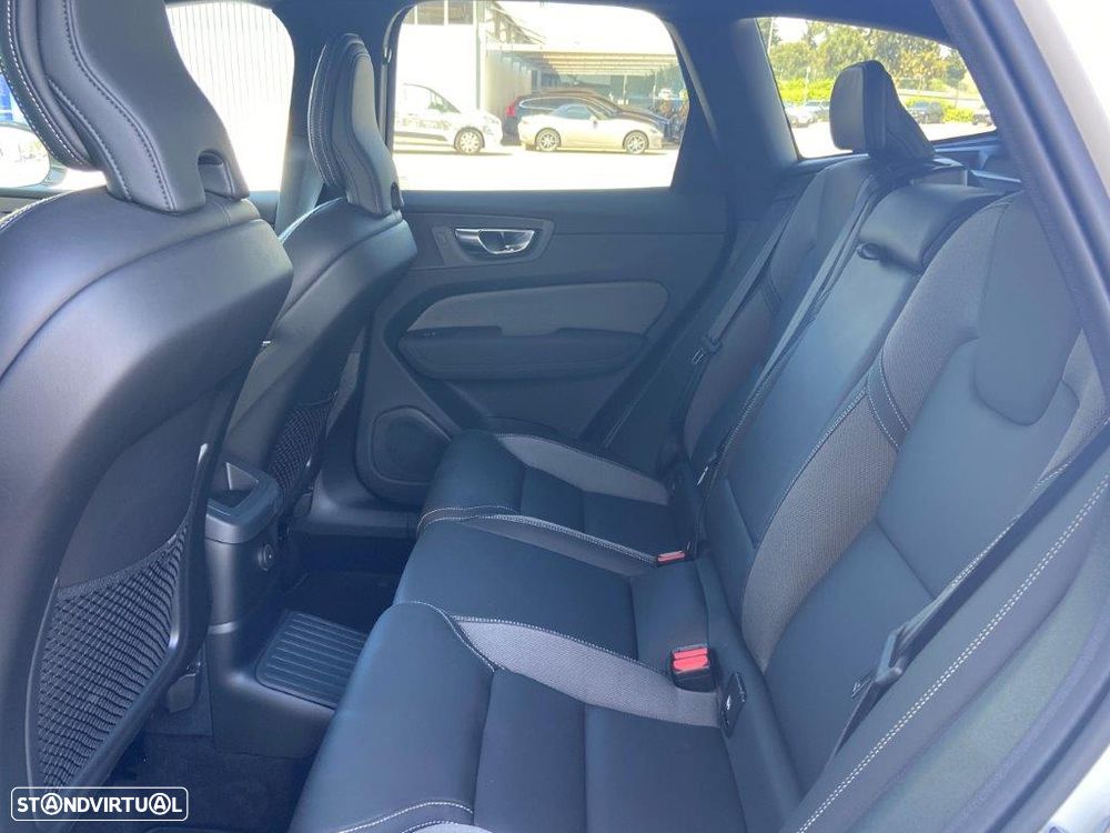 Volvo XC 60 2.0 T8 PHEV Ultimate Dark AWD - 12
