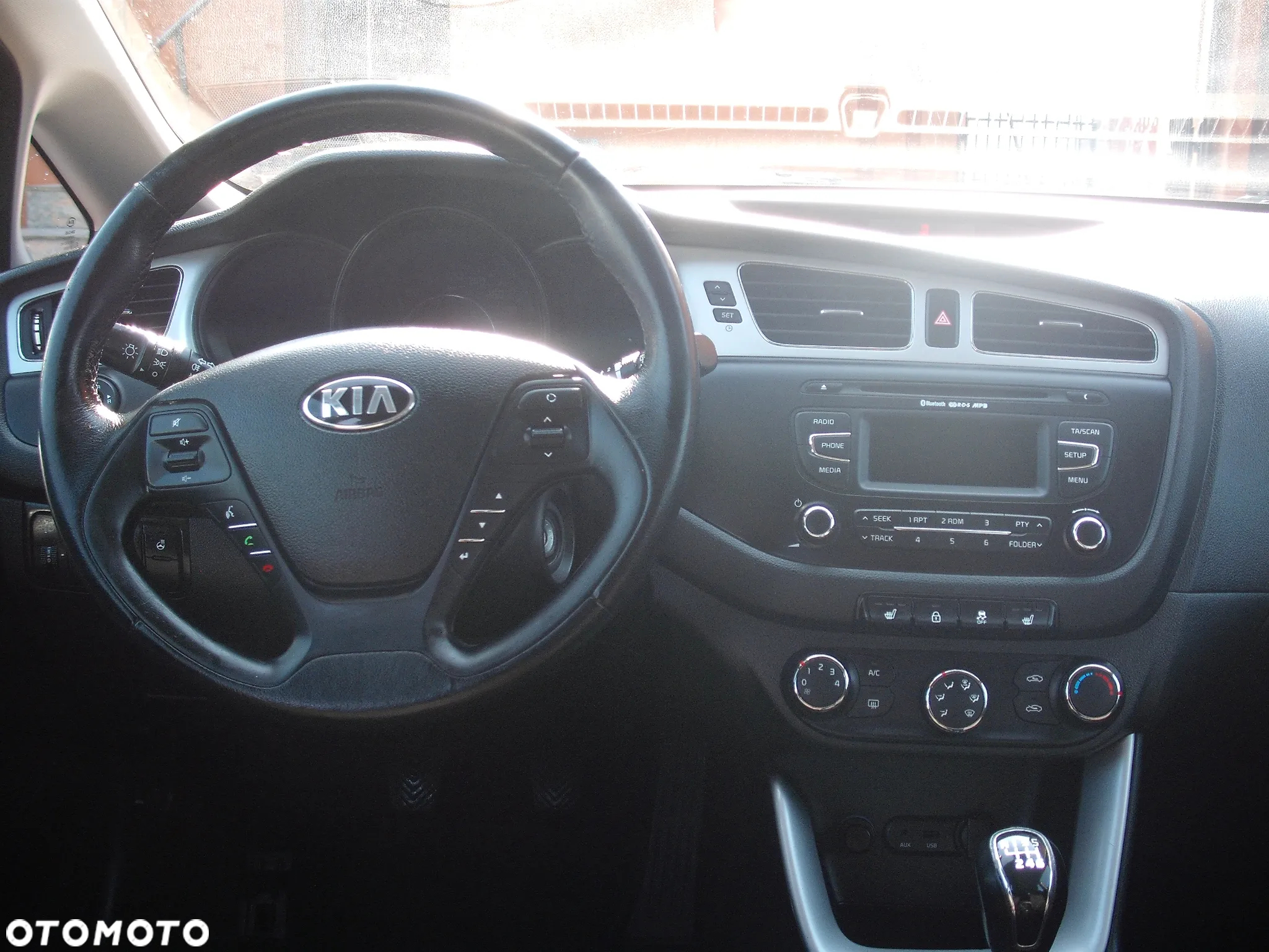 Kia Ceed - 12