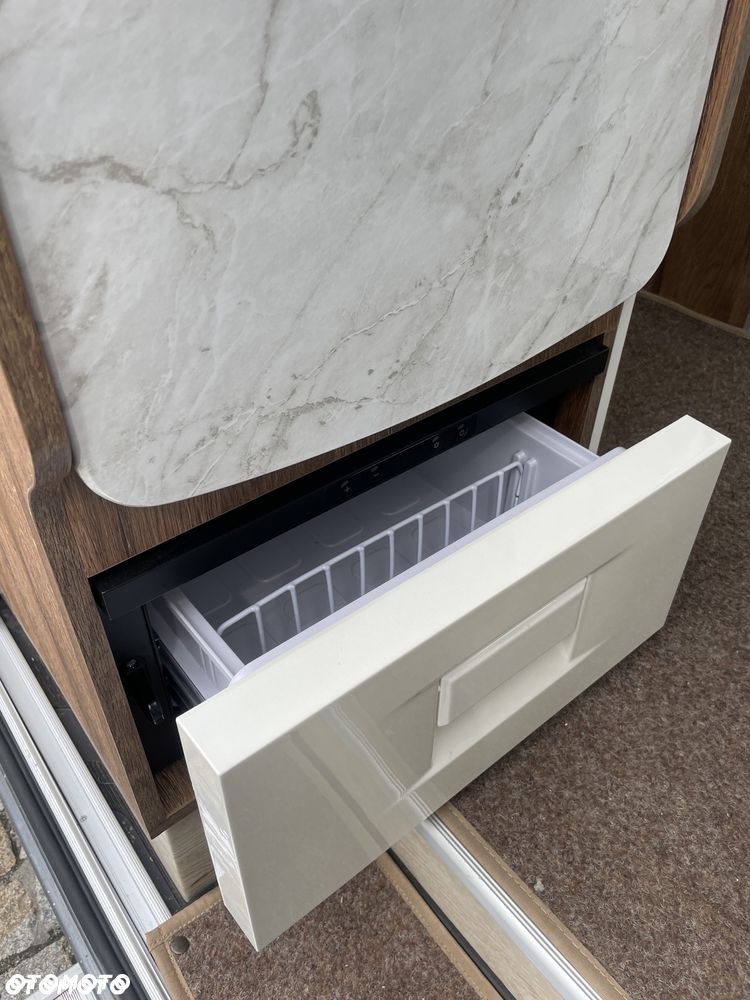 Mercedes-Benz Sprinter - 10