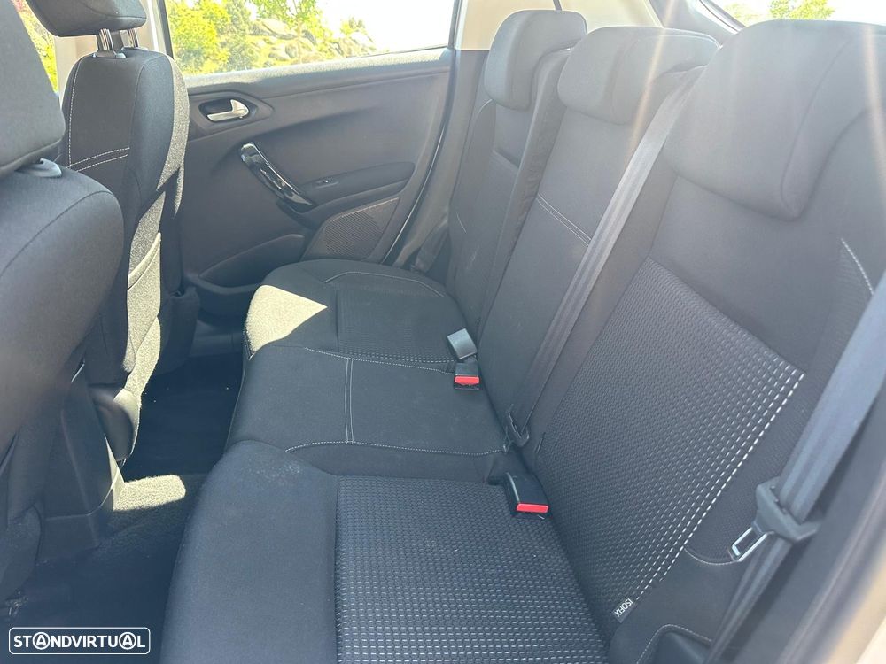 Peugeot 208 PureTech 82 Start & Stop Allure - 10