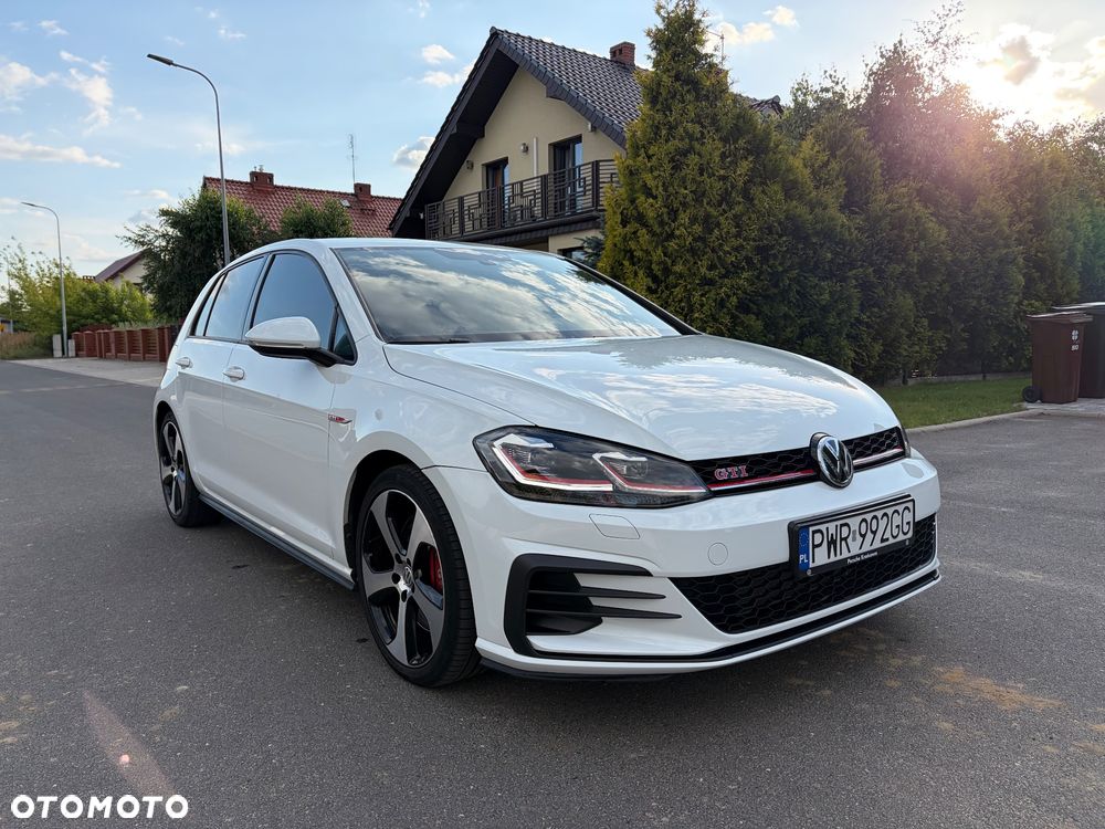 Volkswagen Golf - 9