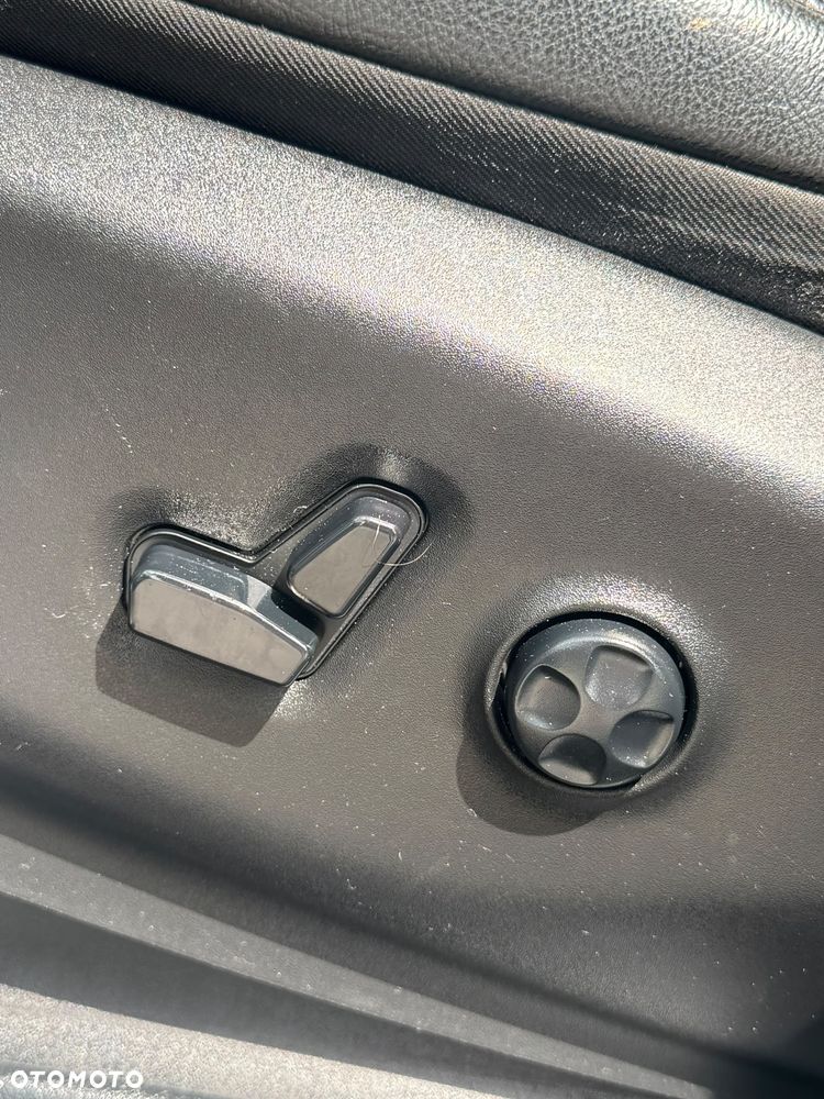 Chrysler Pacifica - 16