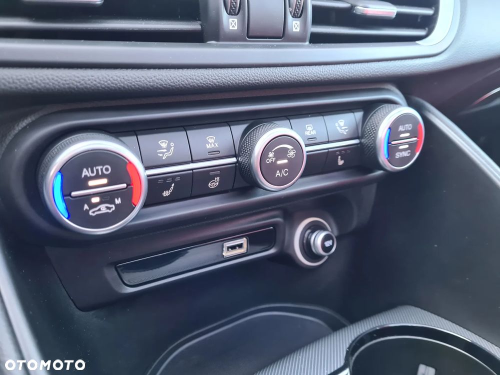 Alfa Romeo Giulia 2.0 Turbo Veloce Q4 - 36