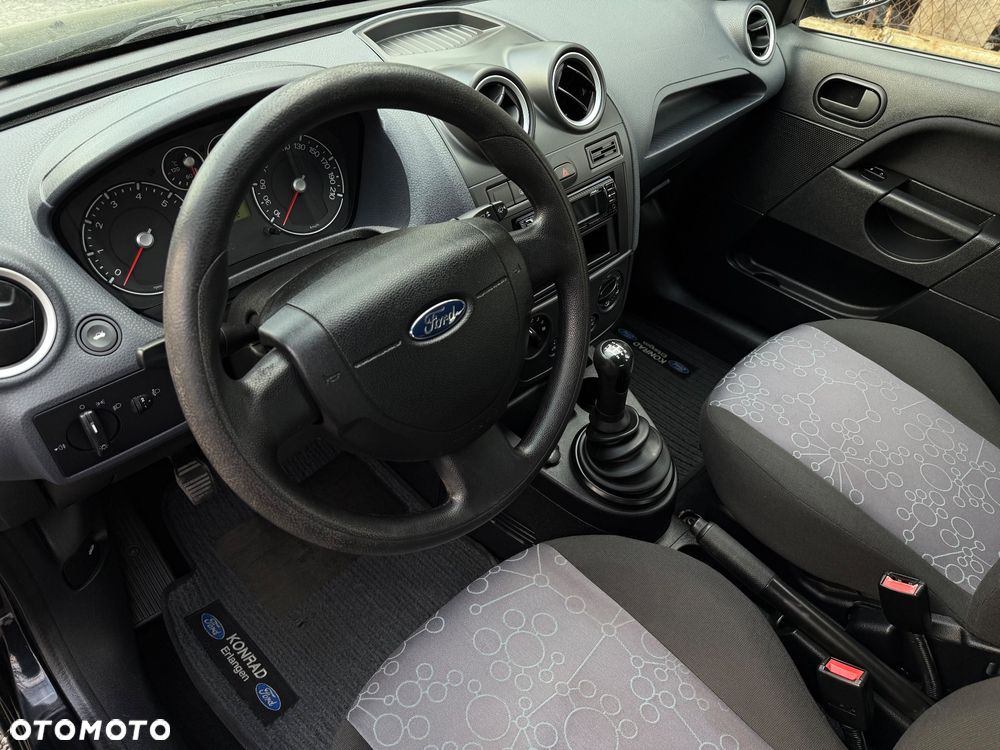 Ford Fiesta 1.3 Trend - 26