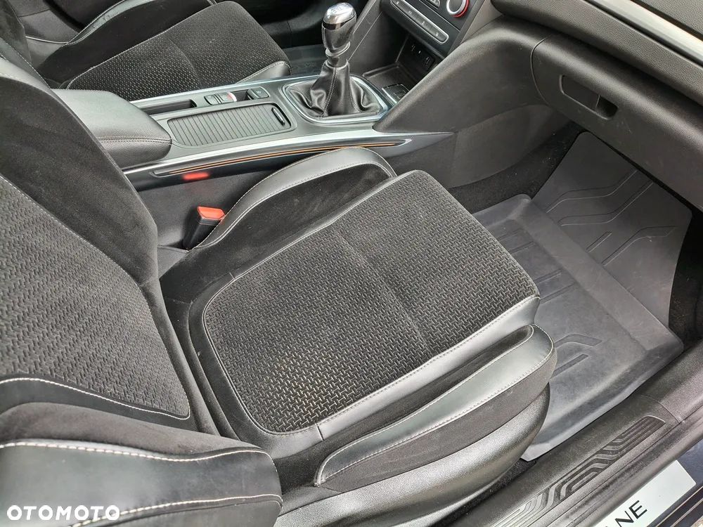 Renault Megane ENERGY TCe 130 Start & Stop LIMITED - 25