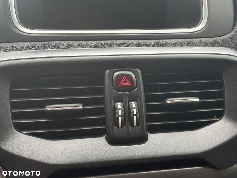 Volvo V40 D2 You - 19