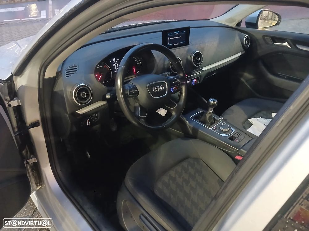 Audi A3 Sportback 1.6 TDI Attraction - 11