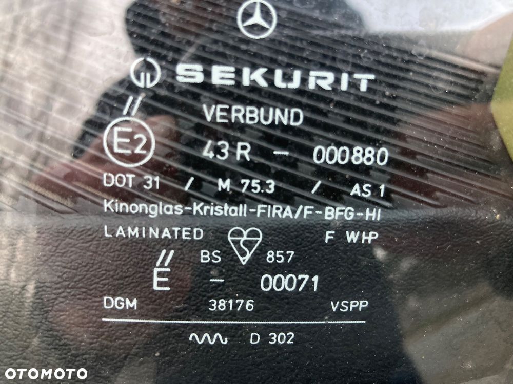 Mercedes-Benz W123 - 24