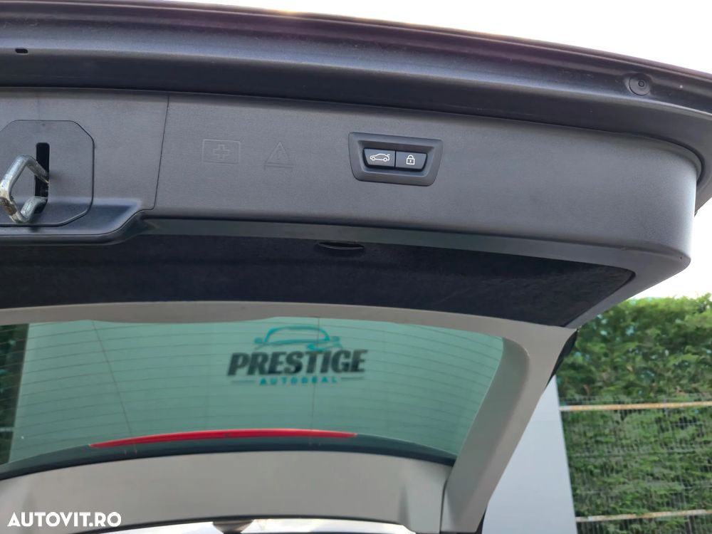 BMW Seria 5 525d Touring Aut. Luxury Line - 17