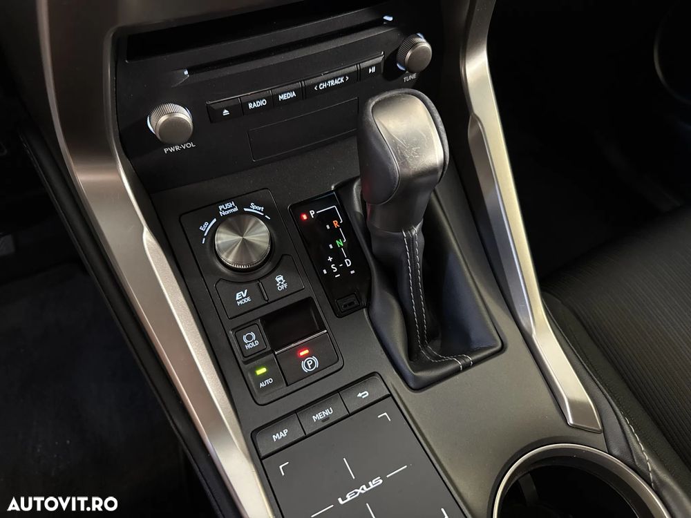 Lexus Seria NX 300h - 18