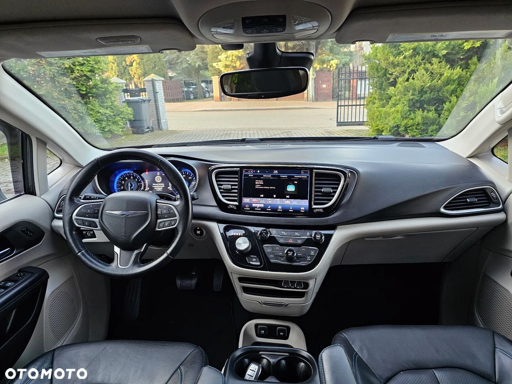 Chrysler Pacifica - 18