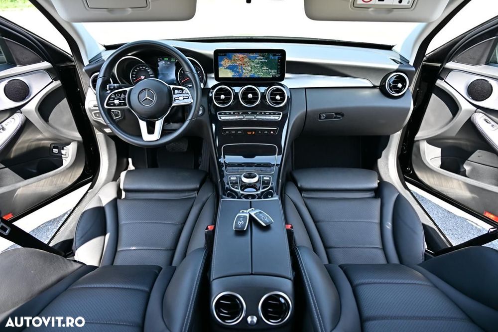 Mercedes-Benz C - 12