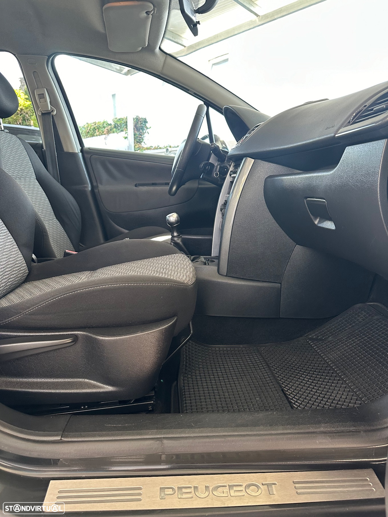 Peugeot 207 1.4 16V SE Sportium - 27