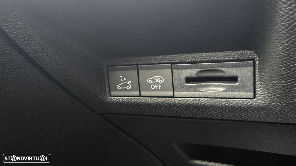 Peugeot E-3008 GT - 36